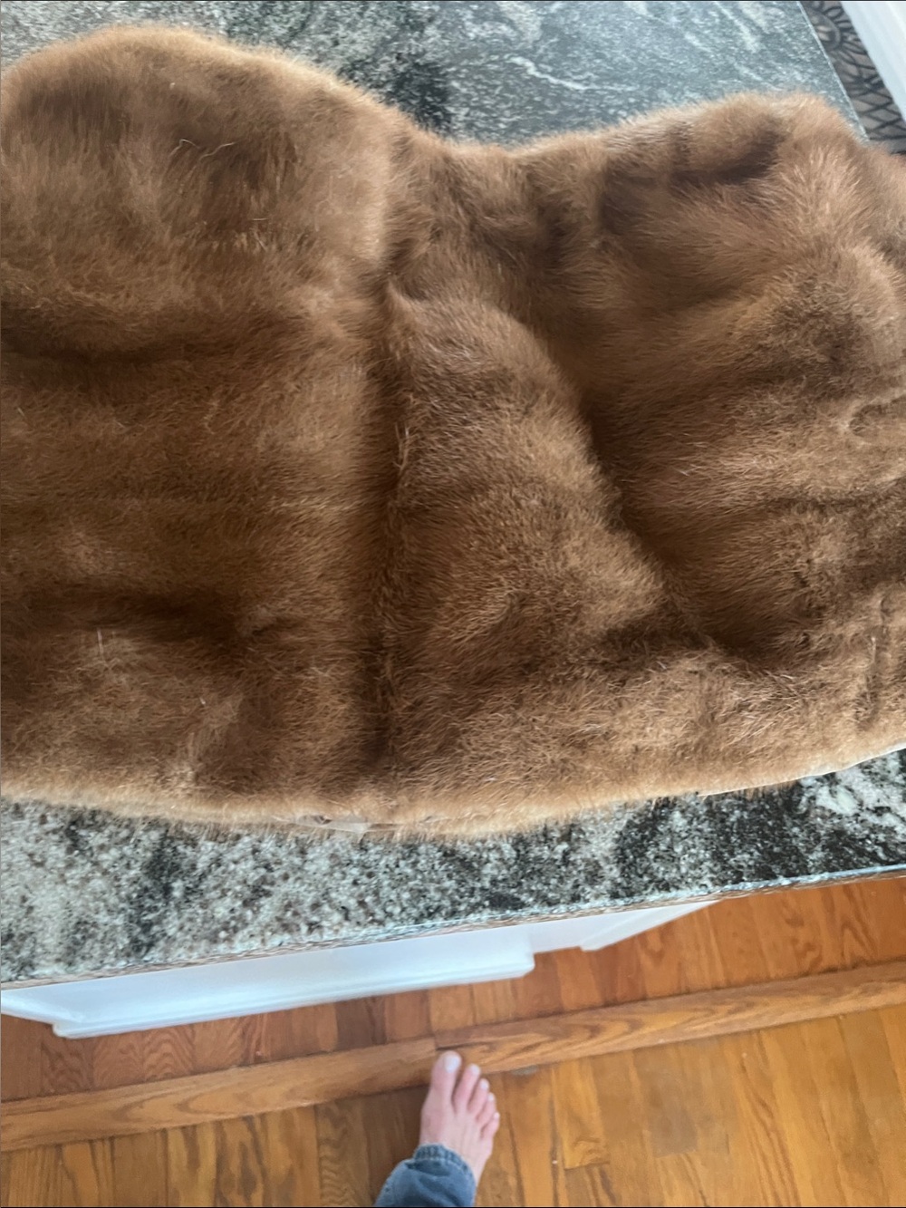 Luxurious Brown Mink Fur Shawl Wrap - Women's Evening Accessory - Picture 12 of 12